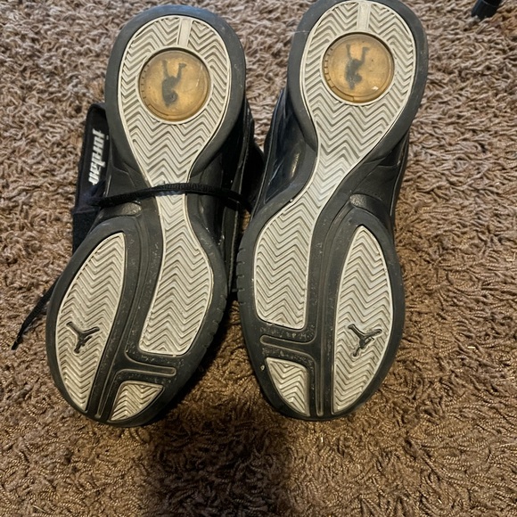 Air Jordan basketball shoes - Picture 3 of 6